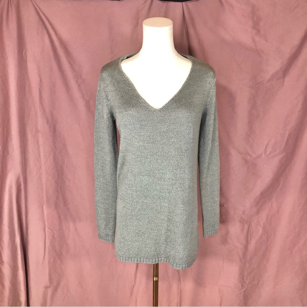 NWOT Women's Sweater With Intricate Sheer Design On Back Size Small Medium
